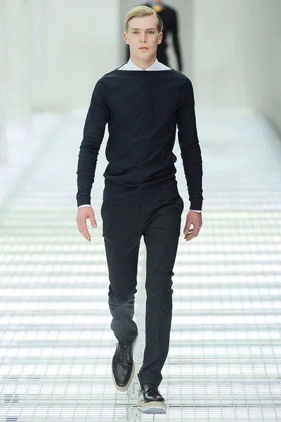 Look 3